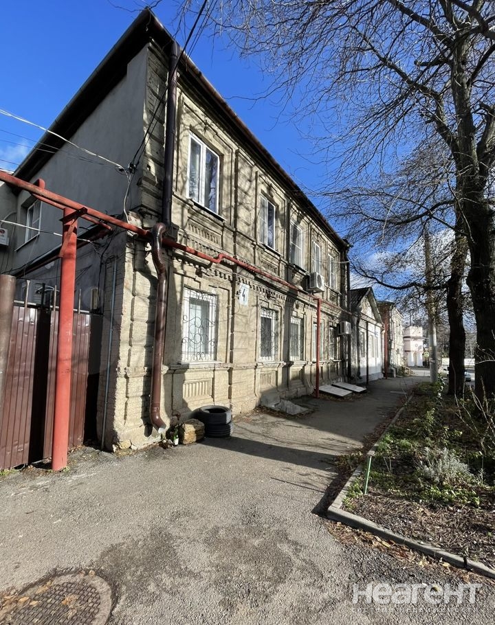 Продается Многокомнатная квартира, 63 м²