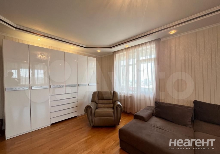 Продается 3-х комнатная квартира, 131 м²