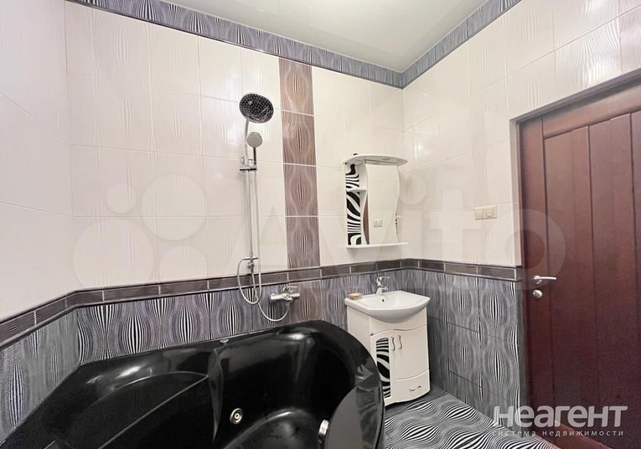 Продается 3-х комнатная квартира, 131 м²