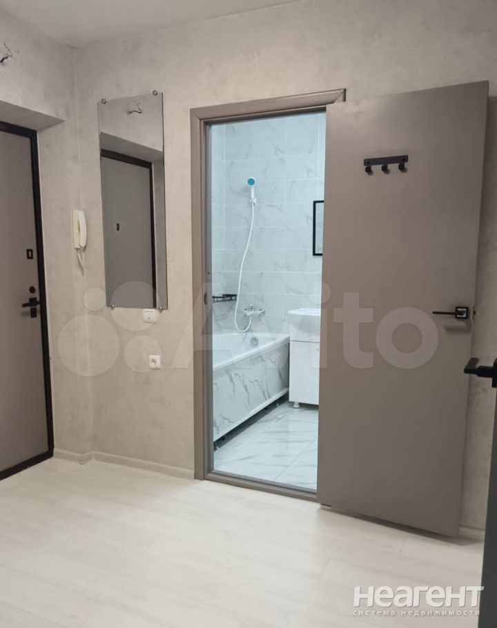 Продается 1-комнатная квартира, 40 м²