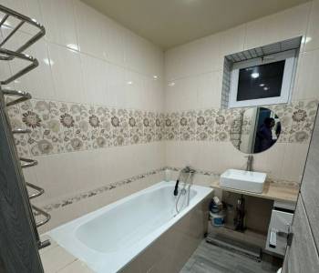 Продается 1-комнатная квартира, 44 м²