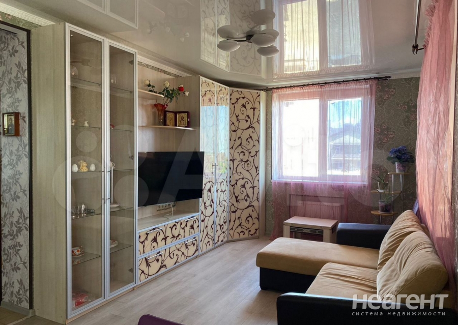 Продается 1-комнатная квартира, 47 м²