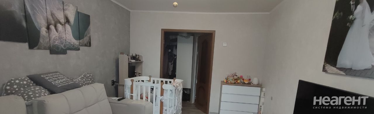 Продается 1-комнатная квартира, 37 м²