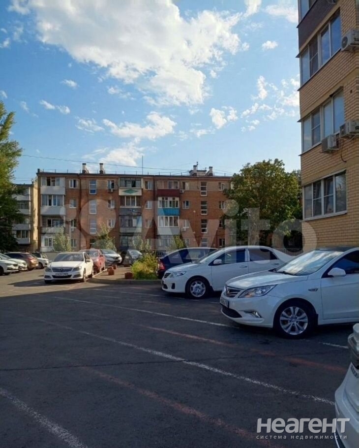 Продается 1-комнатная квартира, 37 м²