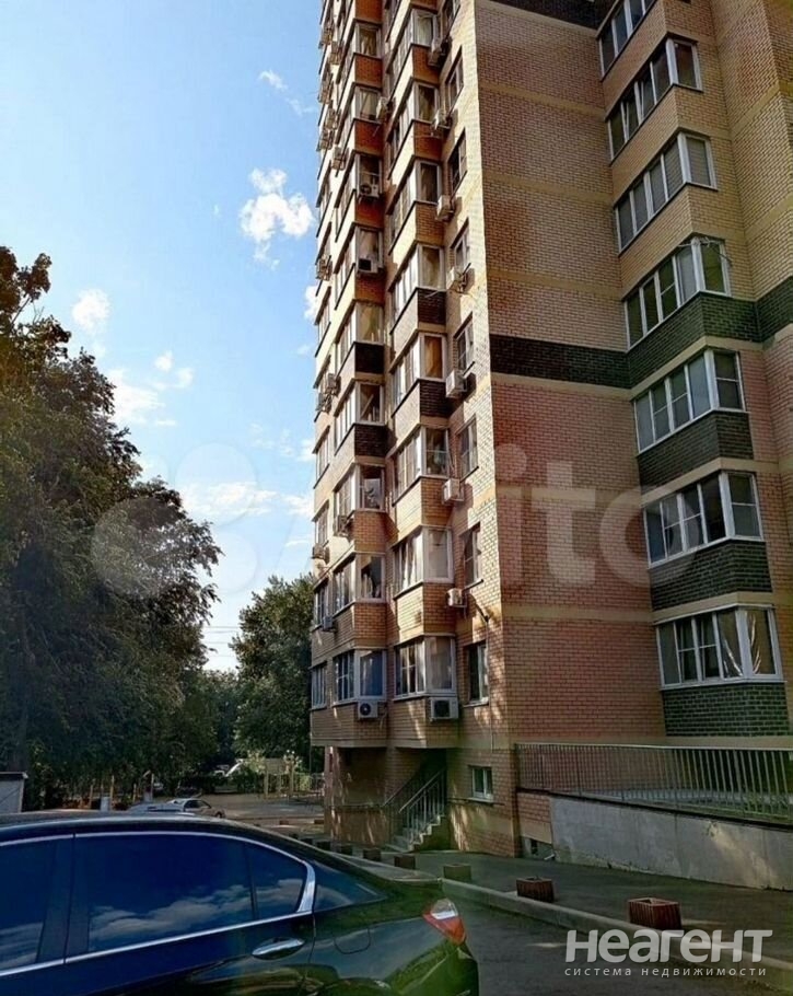 Продается 1-комнатная квартира, 37 м²