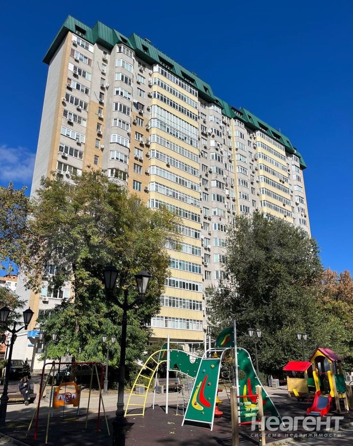 Продается Многокомнатная квартира, 163,7 м²