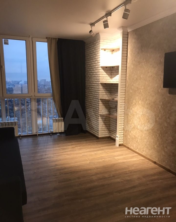 Продается 1-комнатная квартира, 43 м²