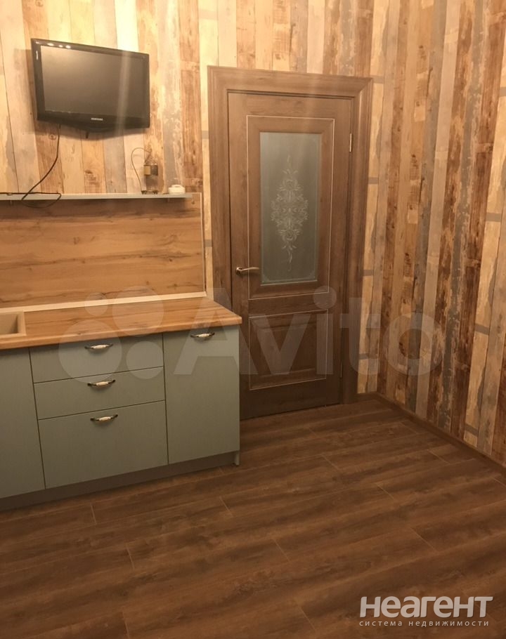 Продается 1-комнатная квартира, 43 м²