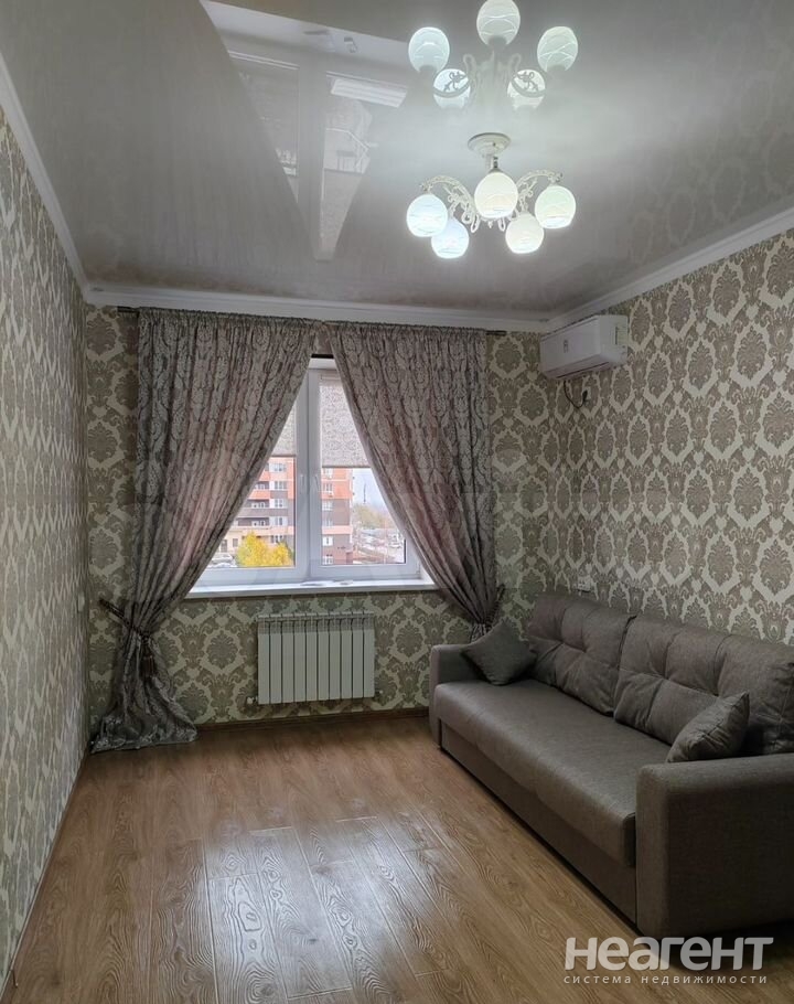 Продается 1-комнатная квартира, 37 м²