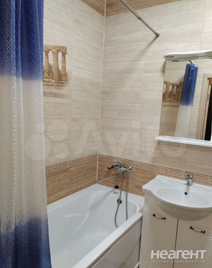 Продается 1-комнатная квартира, 37 м²