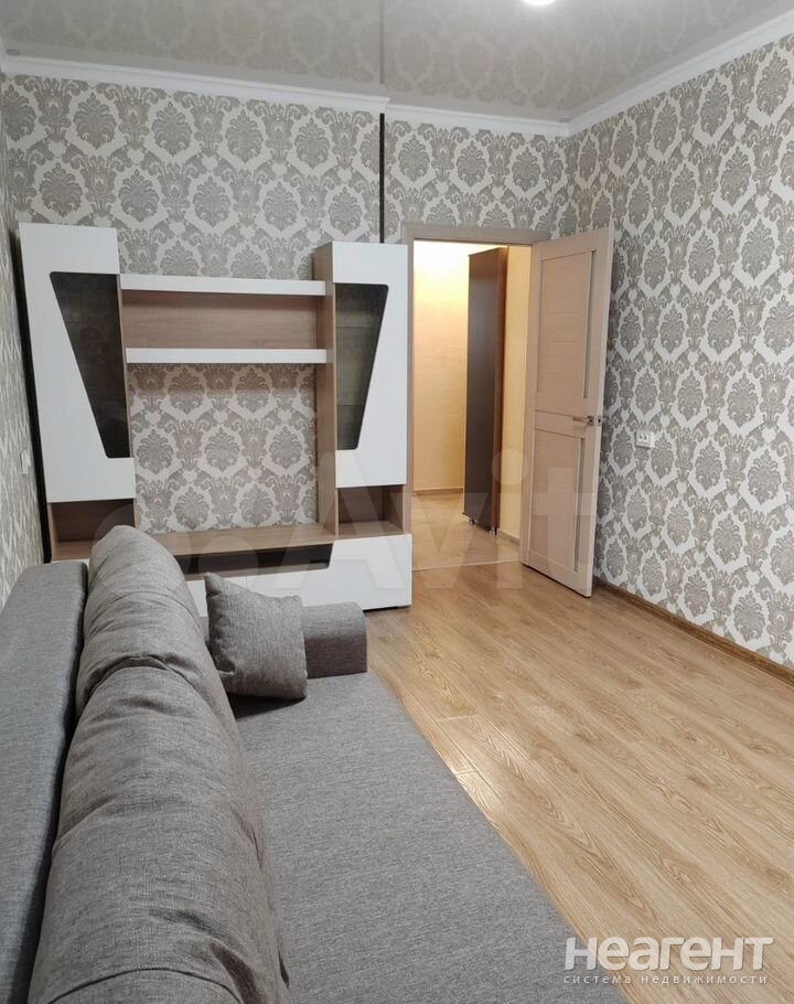 Продается 1-комнатная квартира, 37 м²