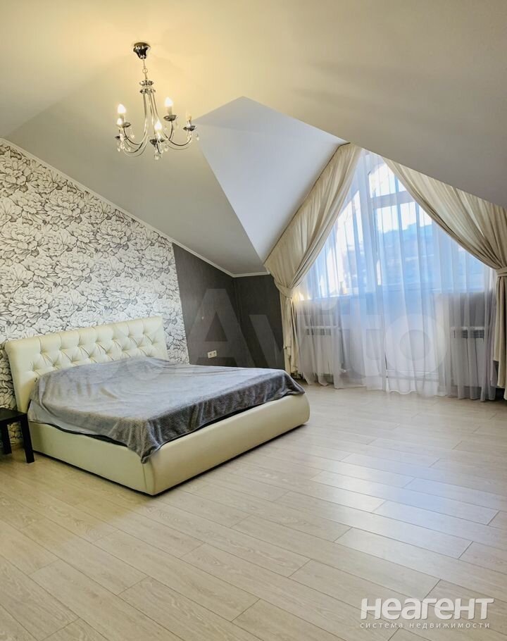 Продается 3-х комнатная квартира, 134 м²