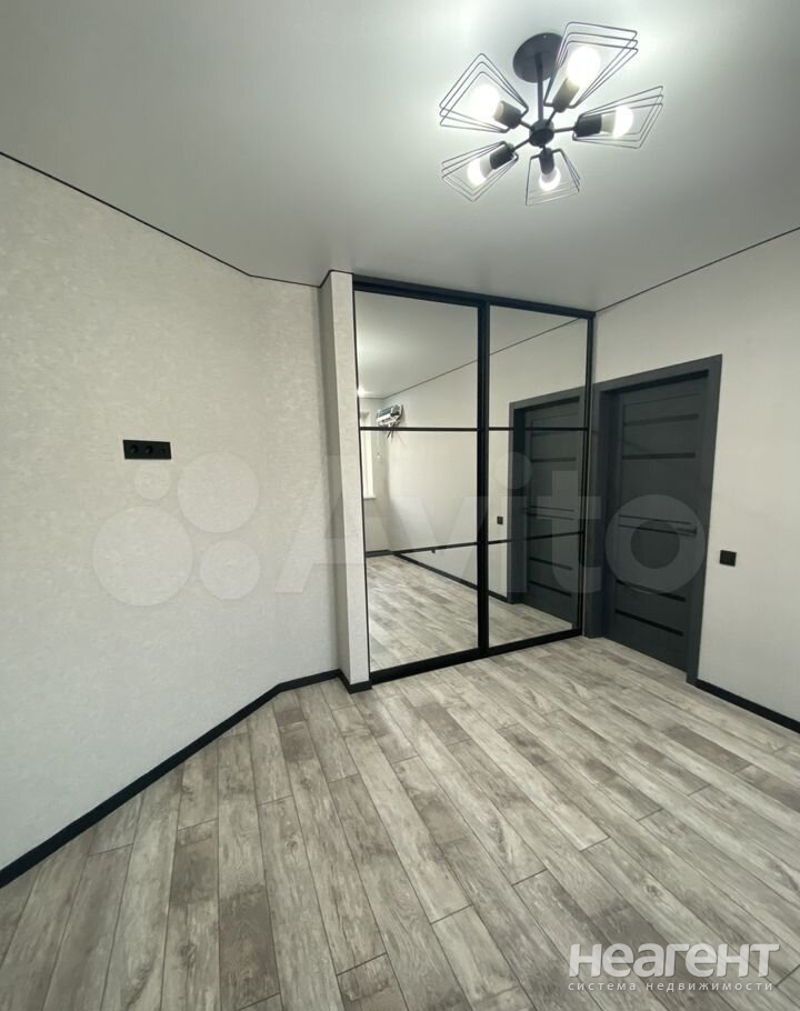 Продается 1-комнатная квартира, 37 м²