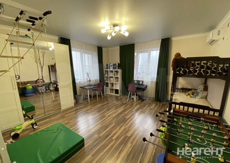 Продается Многокомнатная квартира, 105 м²