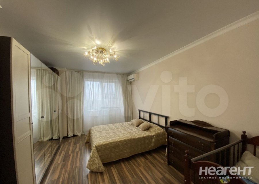 Продается Многокомнатная квартира, 105 м²