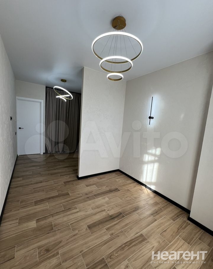 Продается 1-комнатная квартира, 44 м²