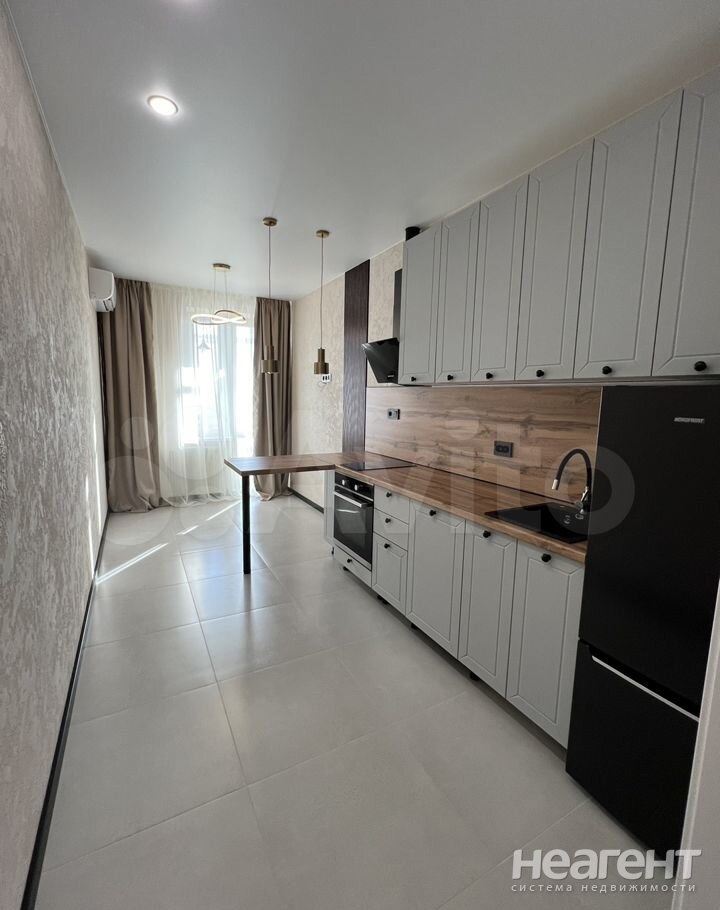 Продается 1-комнатная квартира, 44 м²