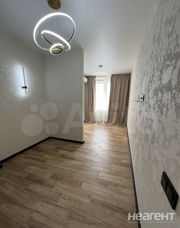 Продается 1-комнатная квартира, 44 м²