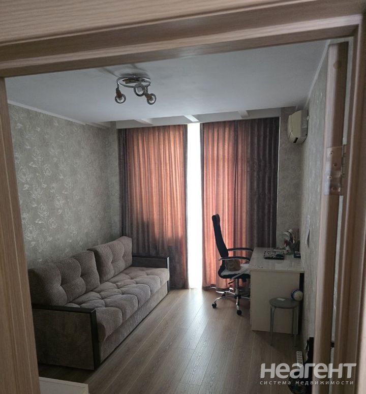 Продается 3-х комнатная квартира, 100,6 м²