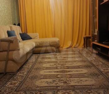 Продается Многокомнатная квартира, 90 м²