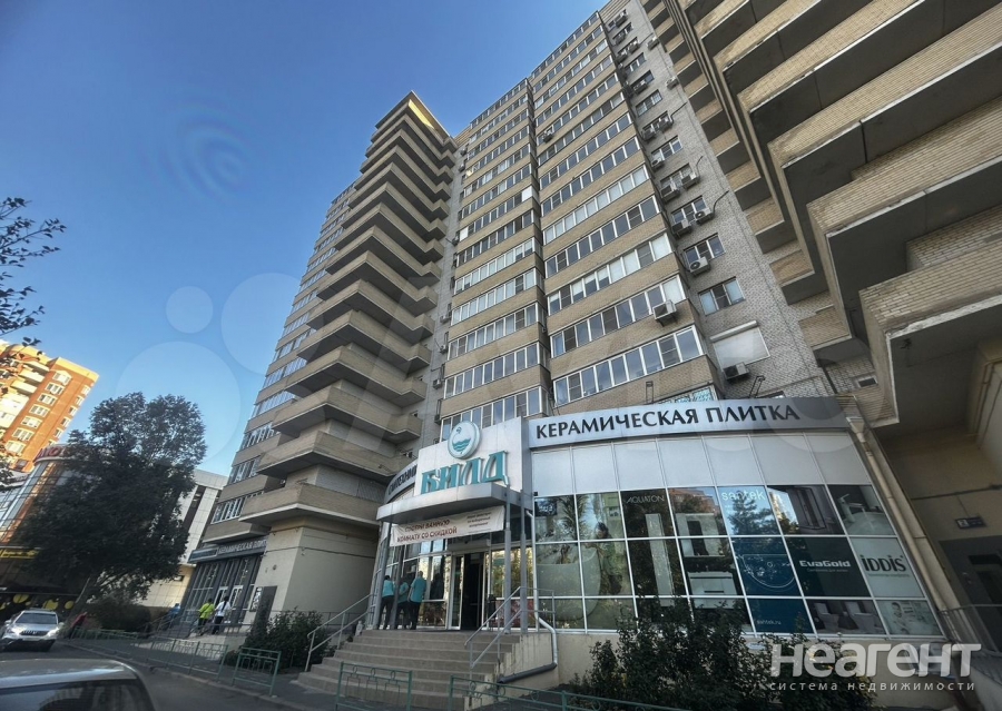 Продается 1-комнатная квартира, 42 м²