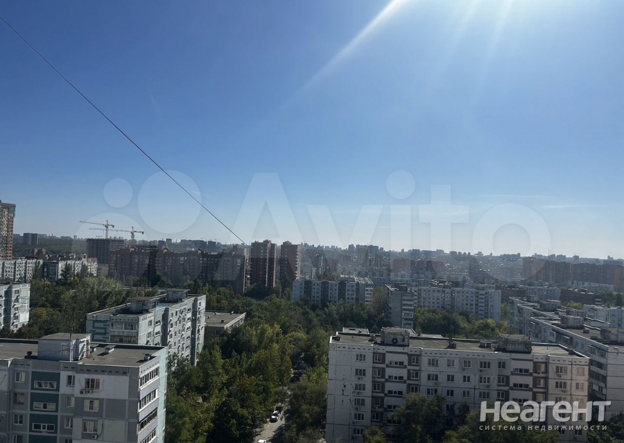 Продается 1-комнатная квартира, 42 м²