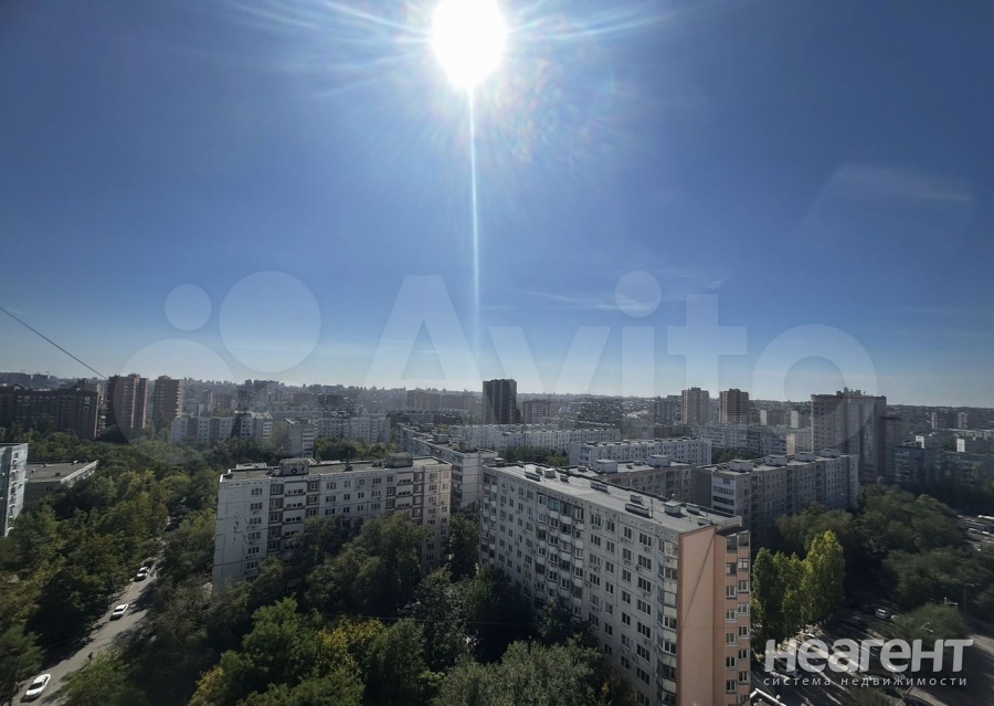 Продается 1-комнатная квартира, 42 м²