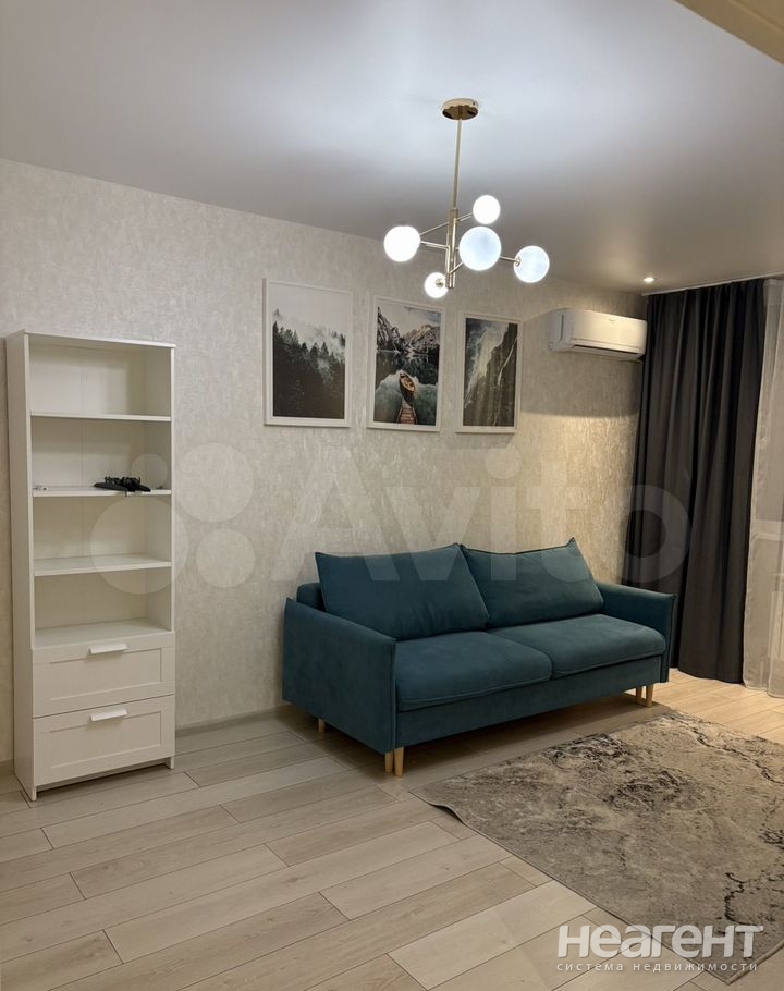 Сдается 1-комнатная квартира, 43 м²