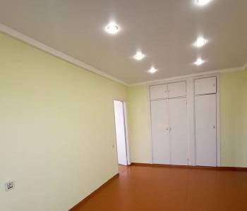 Продается 3-х комнатная квартира, 47 м²