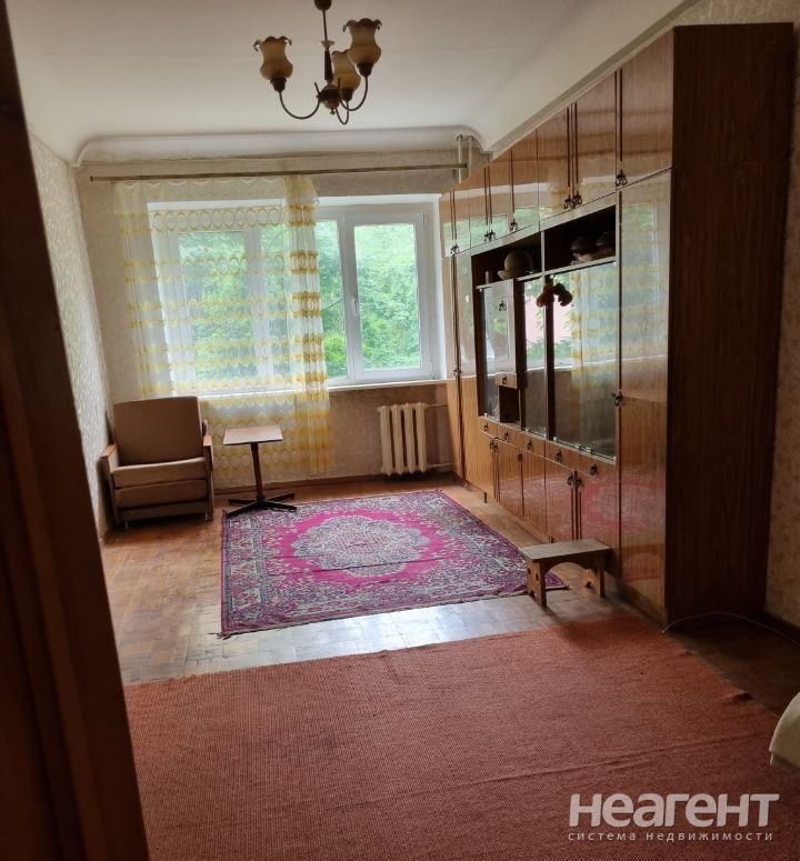 Продается 3-х комнатная квартира, 57 м²