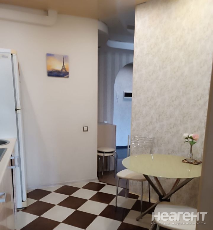 Продается 1-комнатная квартира, 39 м²