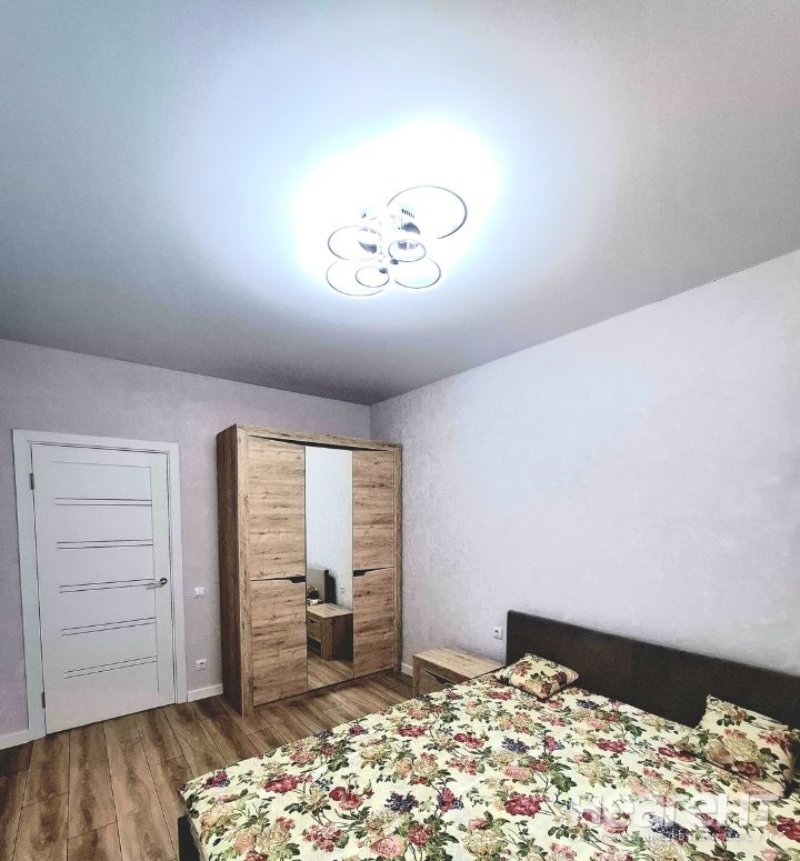 Продается 1-комнатная квартира, 37 м²