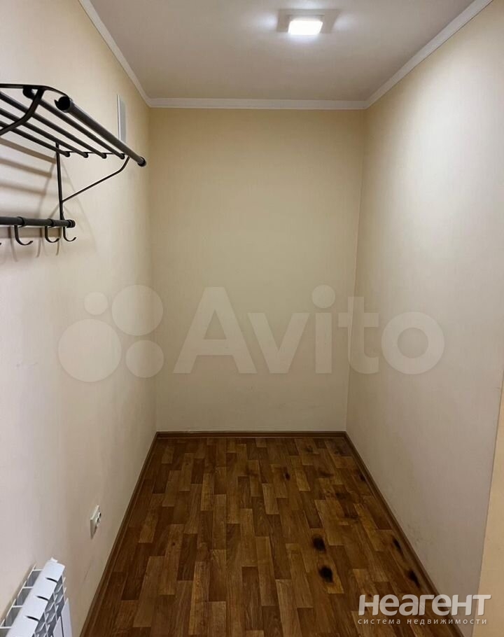 Продается 1-комнатная квартира, 38 м²