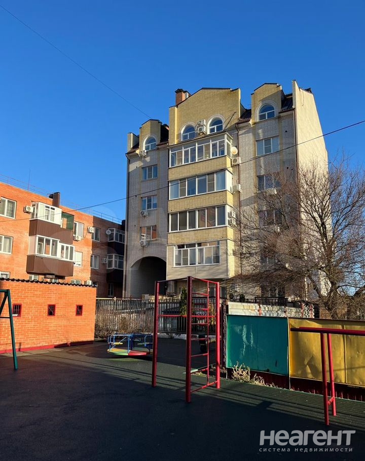 Продается 1-комнатная квартира, 38 м²