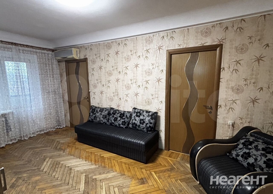 Продается Многокомнатная квартира, 60 м²