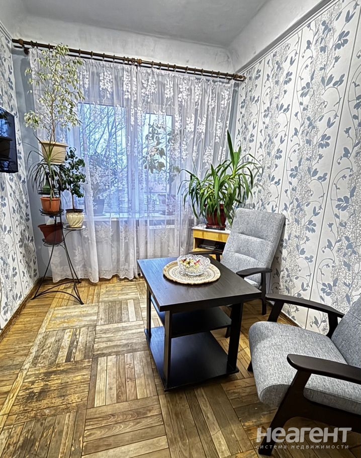 Продается Многокомнатная квартира, 60 м²