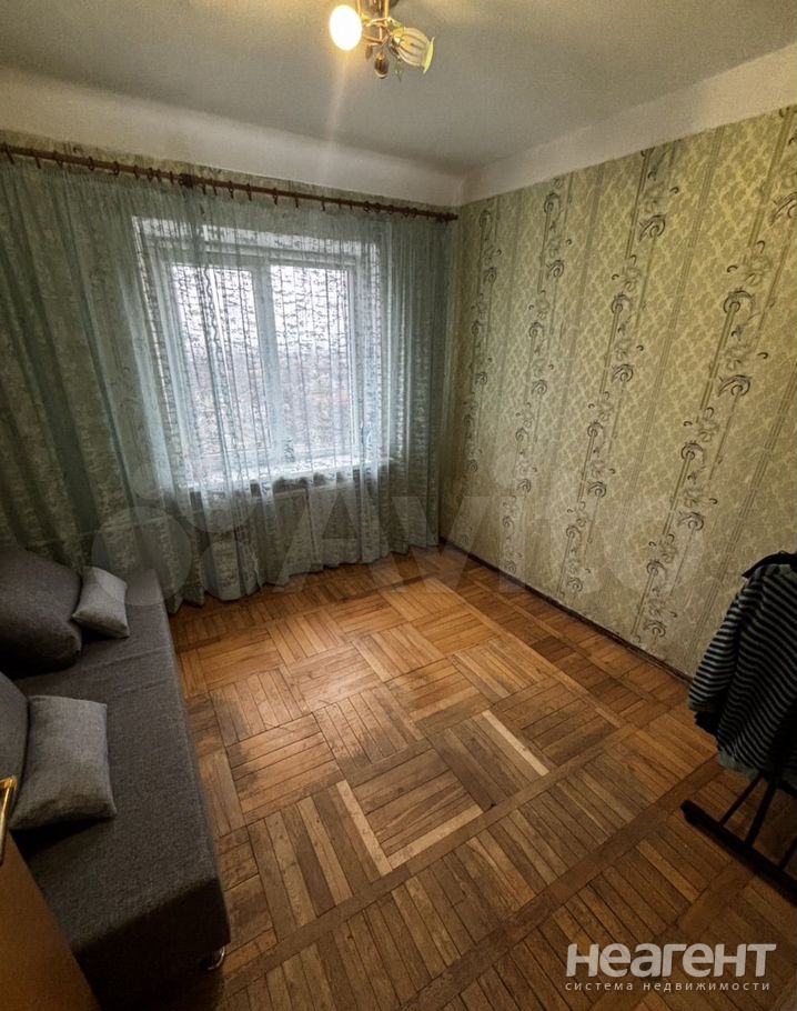 Продается Многокомнатная квартира, 60 м²