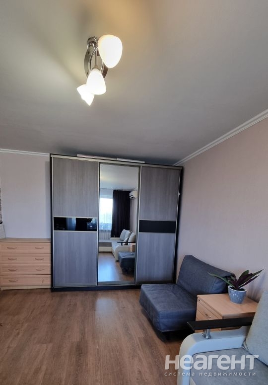 Сдается 1-комнатная квартира, 40 м²