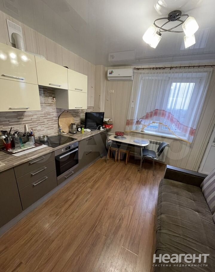 Продается 1-комнатная квартира, 43,5 м²