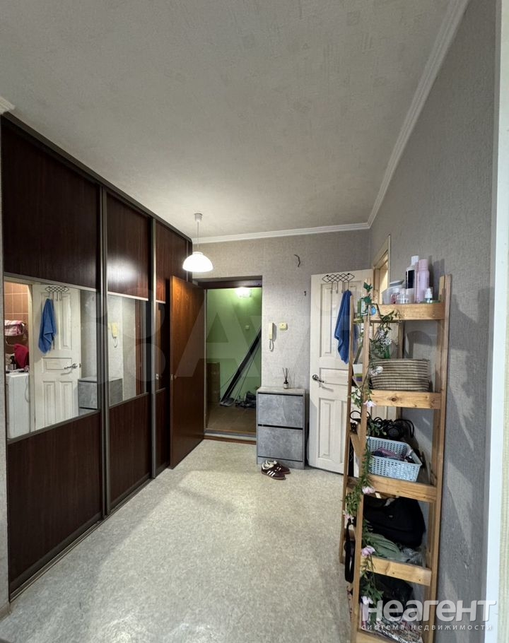 Продается 1-комнатная квартира, 35 м²