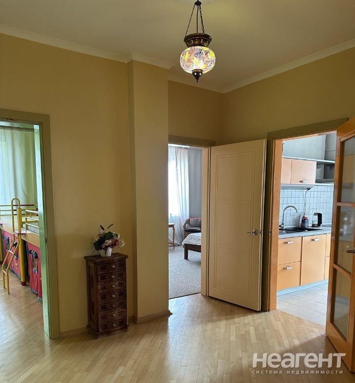 Сдается Многокомнатная квартира, 135 м²