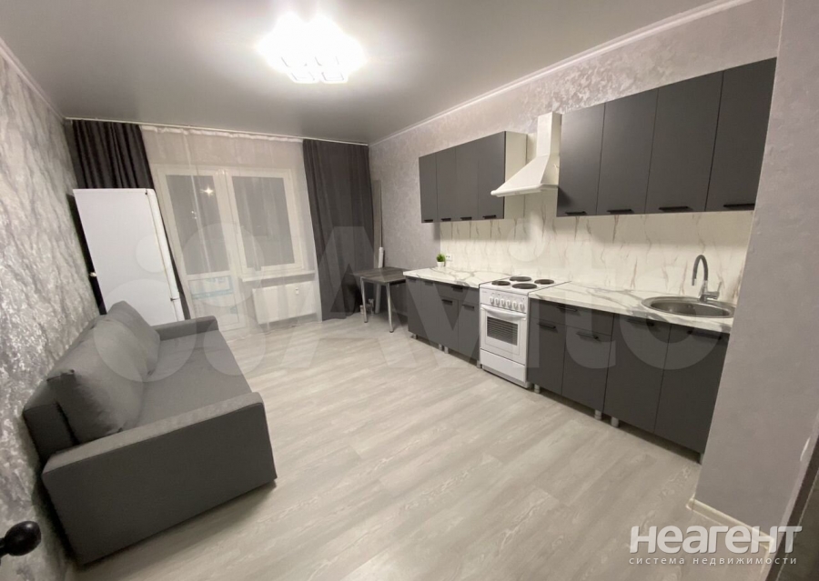 Продается 1-комнатная квартира, 43 м²