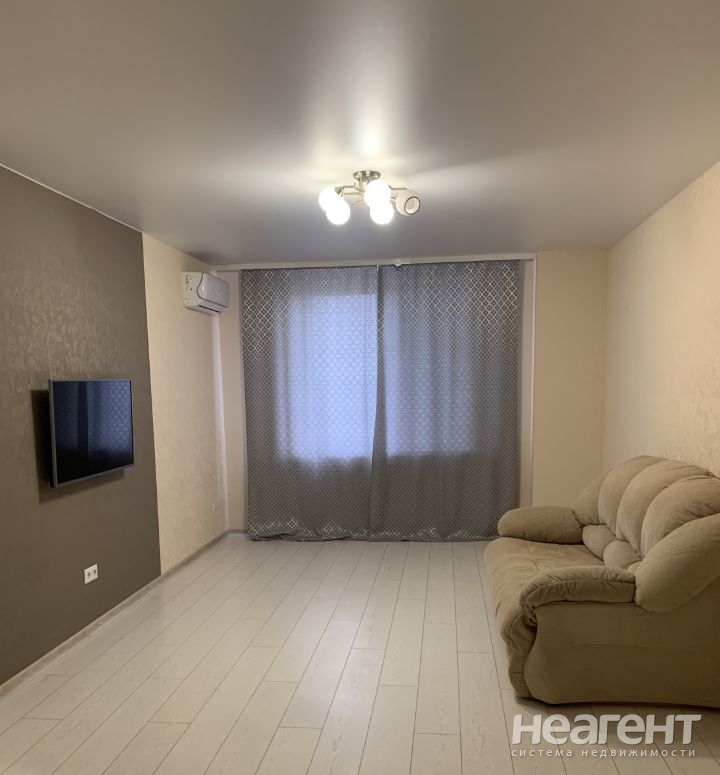 Сдается 1-комнатная квартира, 50 м²