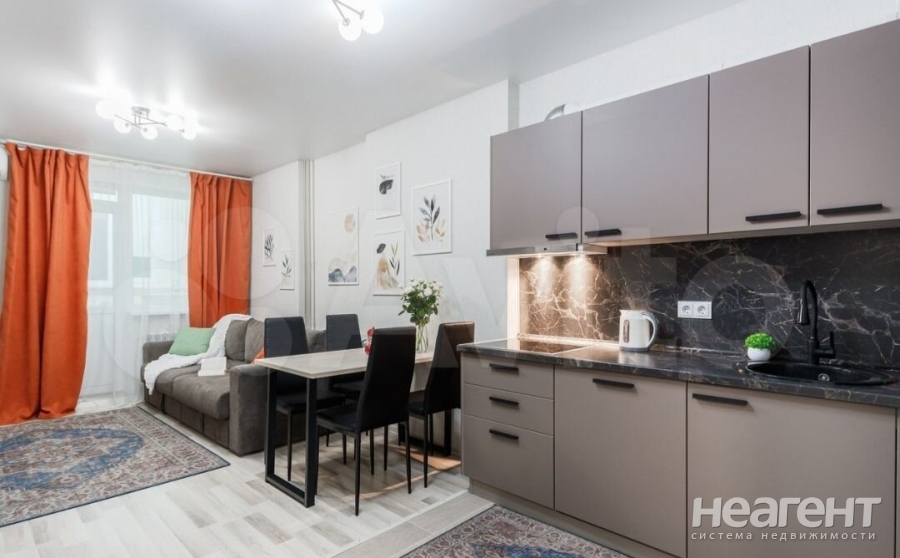 Продается 1-комнатная квартира, 50 м²