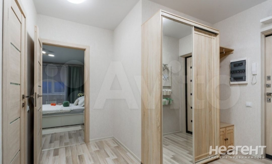 Продается 1-комнатная квартира, 50 м²