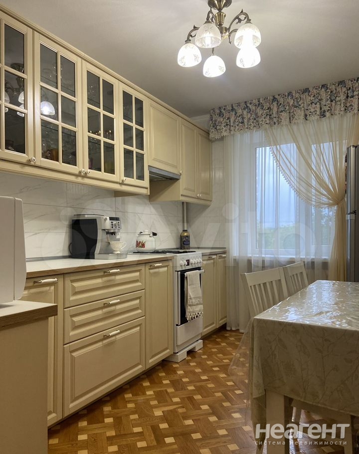 Продается Многокомнатная квартира, 85 м²