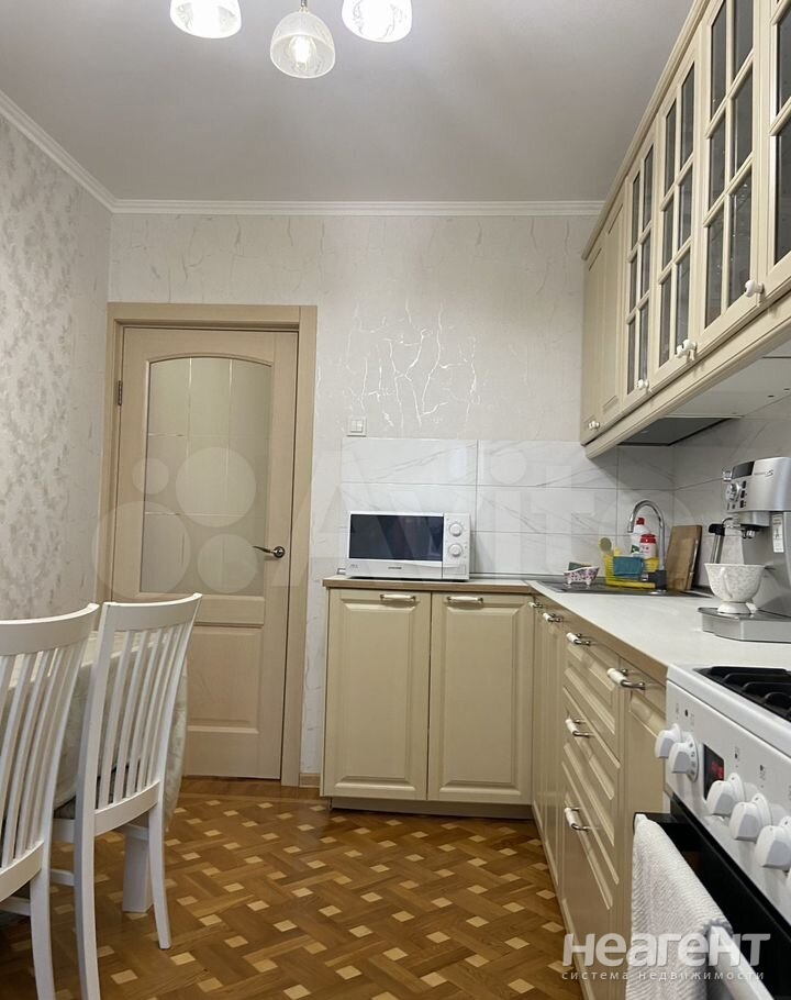 Продается Многокомнатная квартира, 85 м²