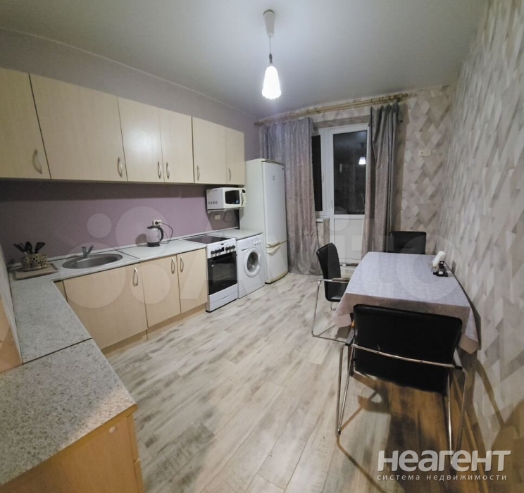 Сдается Многокомнатная квартира, 79 м²