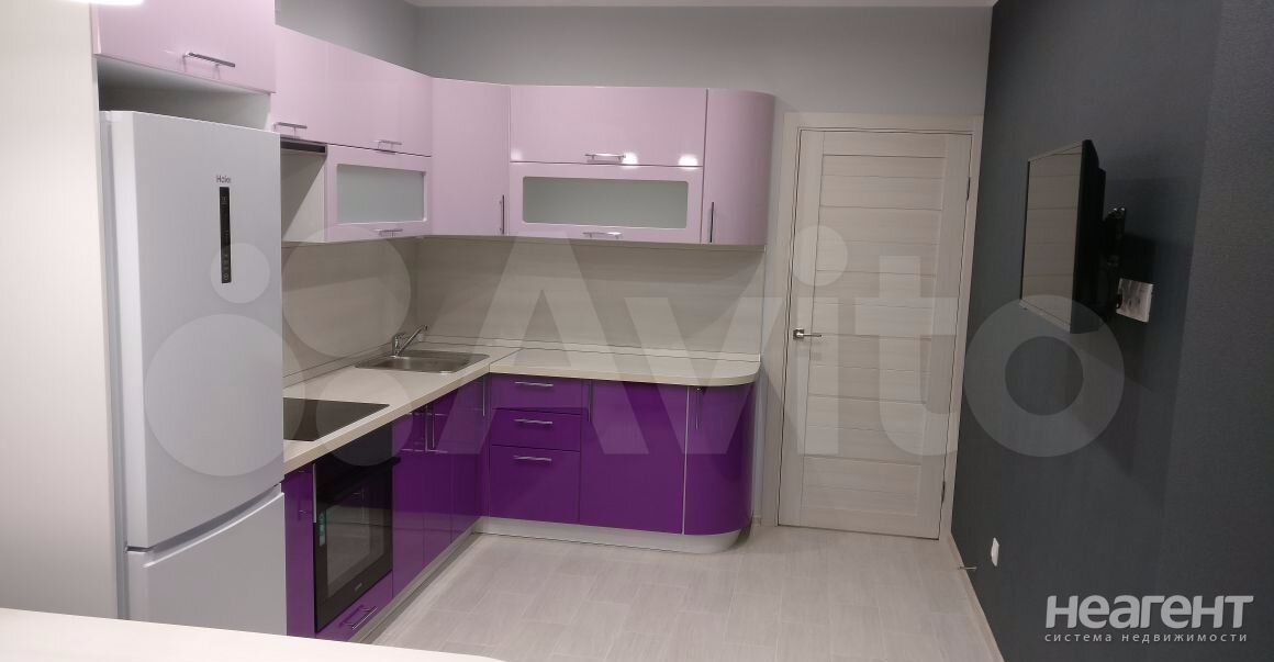 Продается 1-комнатная квартира, 43 м²