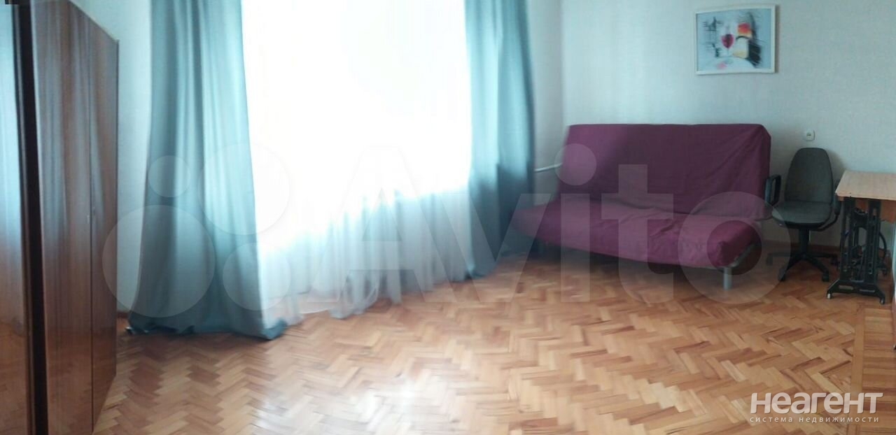 Продается Многокомнатная квартира, 90 м²